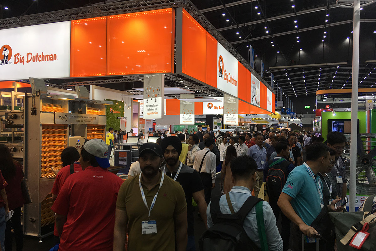 VIV-Asia-19-booth-many-people-Big-Dutchman_72.jpg